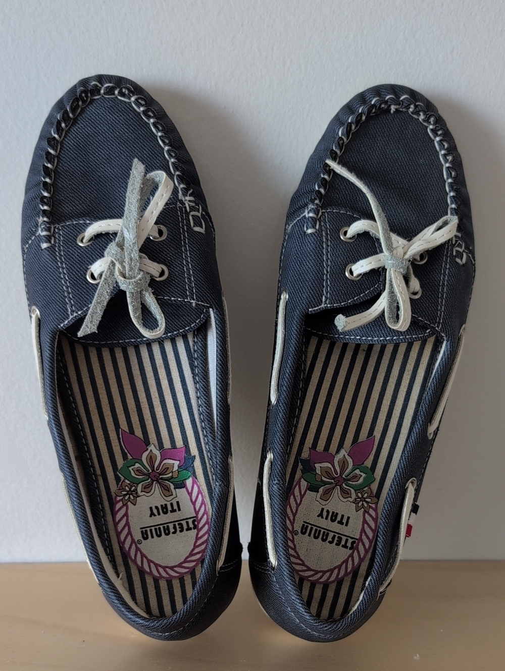Striped Insole Navy Canvas Boat Shoes with White Leather Laces
